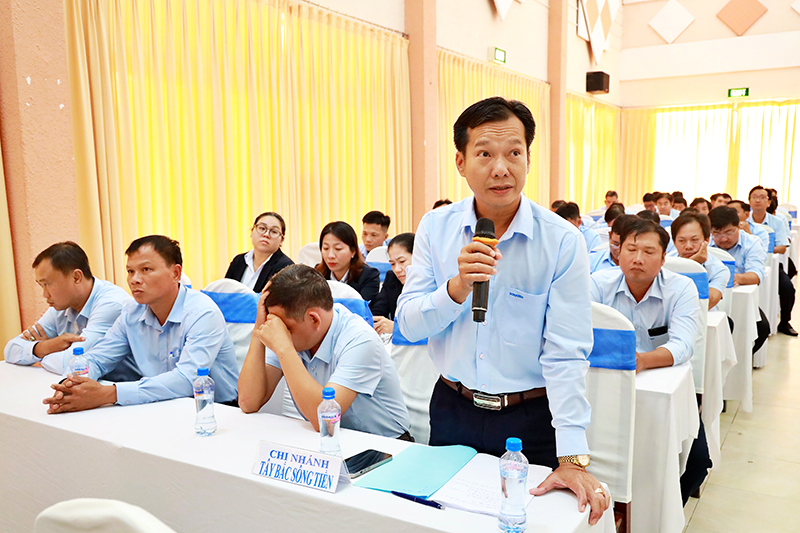  7.4 Dai bieu th.luan tai HN.jpg