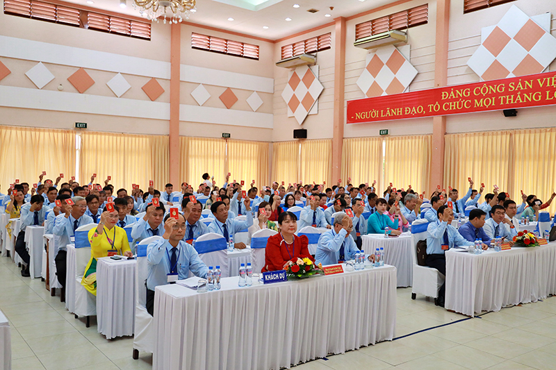  15.2 B.quyet th.qua Nghi quyet DH.jpg